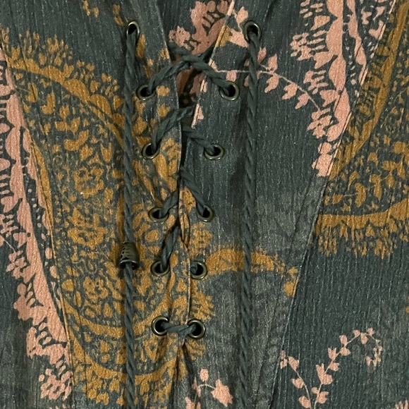 Gray/ Peach Paisley Boho Sleeveless Lace Drawstring Neckline X-Long Tunic Top - Picture 4 of 7